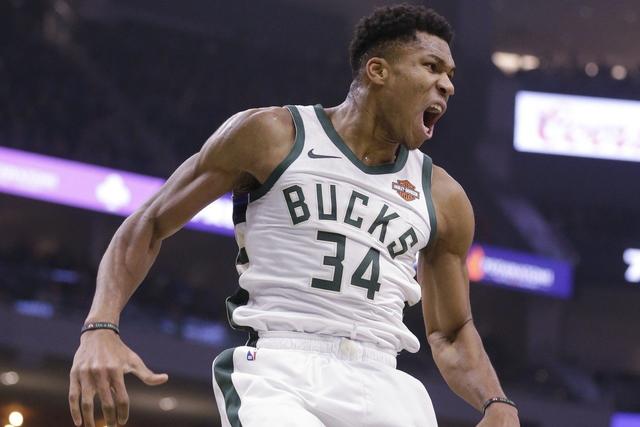  字母哥28+14+7横扫活塞  