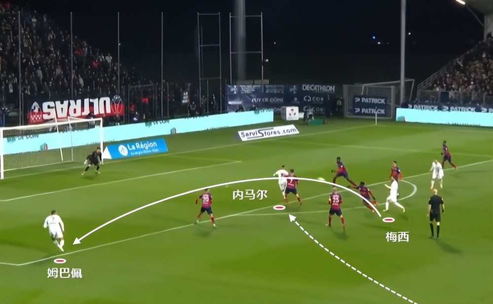  法甲首次启用半自动越位识别技术  