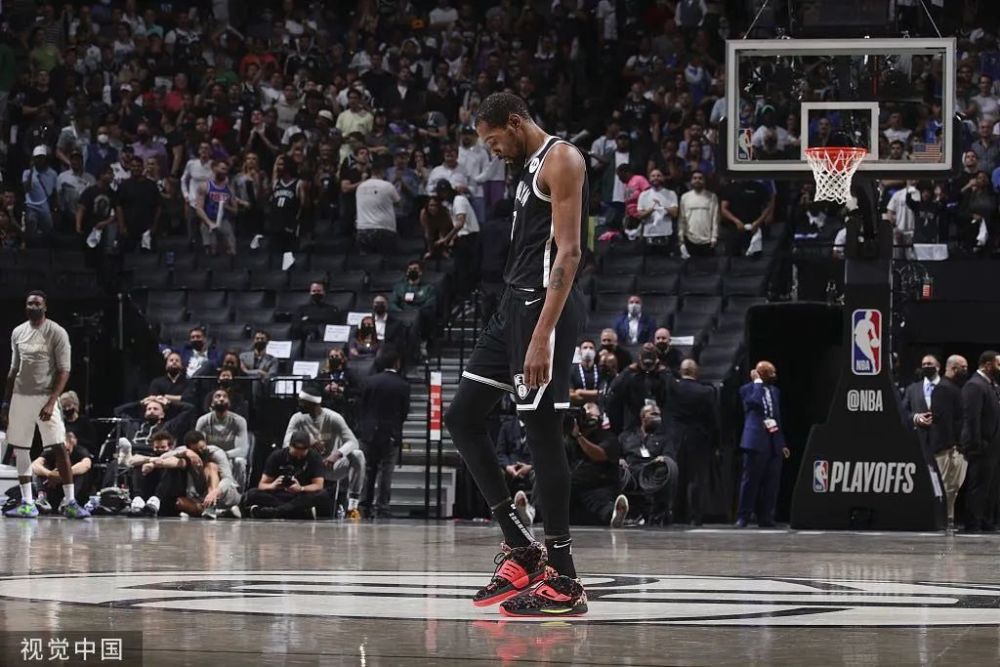  字母哥暴扣绝杀雄鹿险胜篮网守住东部第二  